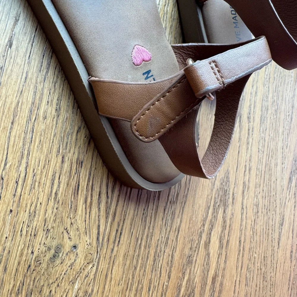 Steve Madden Tan and Cream Raffie Girls Youth 12 Sandals